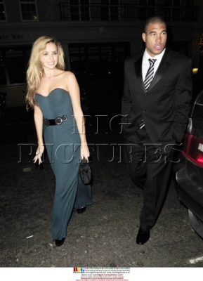 Nadine_Coyle_leaving_Nobu_and_arriving_at_Mayfair_Hotel_21_11_08_28229.jpg