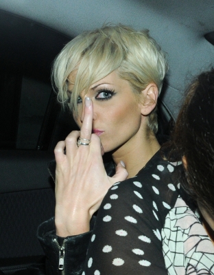 Nadine2C_Nicola_and_Sarah_go_out_to_Shoreditch_House_05_09_08_282929.jpg