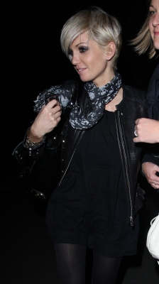 Sarah_and_Nadine_arriving_at_Nadine_s_house_14_11_08_28629.jpg