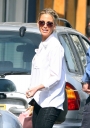 Sarah_Harding_arriving_home_06_04_12_28329.jpg