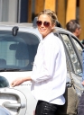 Sarah_Harding_arriving_home_06_04_12_28729.jpg