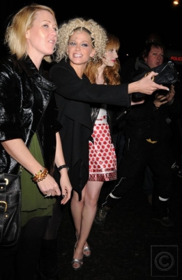 Sarah_and_Nicola_leaving_Nobu_and_Mahiki_01_03_08_282329.jpg