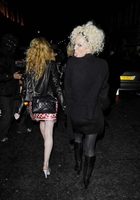 Sarah_and_Nicola_leaving_Nobu_and_Mahiki_01_03_08_283929.jpg