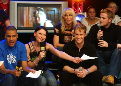 Girls_Aloud_at_MTV_TRL_201103_10.jpg