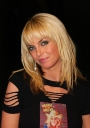 Girls_Aloud_at_MTV_TRL_201103_24.jpg