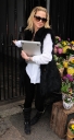 Sarah_Harding_leaving_her_home_07_04_12_28229.jpg