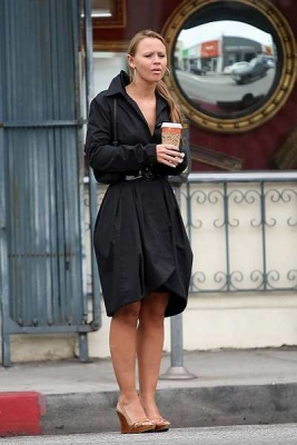 Kimberley_Walsh_shopping_on_Melrose_Avenue2C_Hollywood_19_02_08_281629.jpg