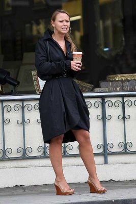 Kimberley_Walsh_shopping_on_Melrose_Avenue2C_Hollywood_19_02_08_284029.jpg