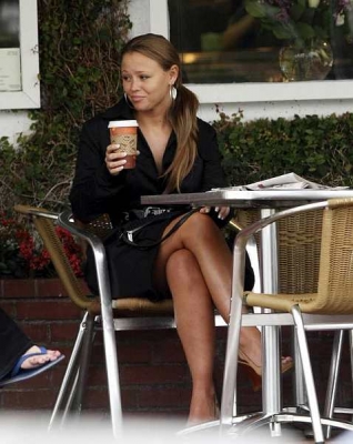 Kimberley_Walsh_shopping_on_Melrose_Avenue2C_Hollywood_19_02_08_285229.jpg