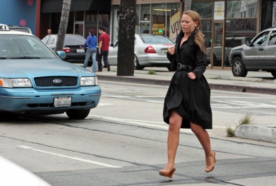 Kimberley_Walsh_shopping_on_Melrose_Avenue2C_Hollywood_19_02_08_286629.jpg