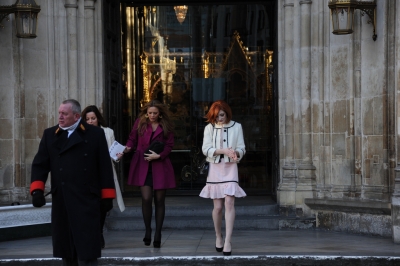 Nicola_and_Kimberley_leaving_Westminister_Abbey_10_12_08_28529.jpg