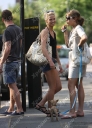 Имя файла=Sarah_with_friends_walking_her_dog_in_Primrose_Hill2C_London_12_05_08_28829.jpg
Размер файла=64КБ
Размеры=509x704
Дата=Апр 08, 2012 Sarah_with_friends_walking_her_dog_in_Primrose_Hill2C_London_12_05_08_28829.jpg