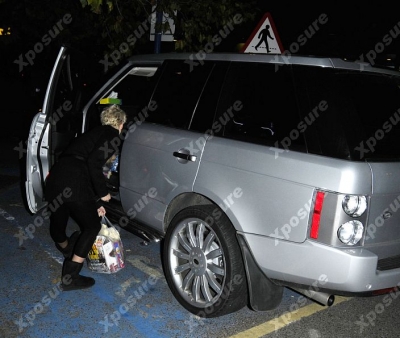 Sarah_Harding_shopping_at_Morrisons_22_10_08_282029.jpg