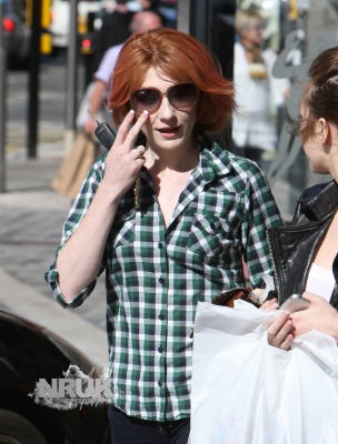 Nicola_Roberts_out_shopping_in_Liverpool_13_07_08_28129.jpg