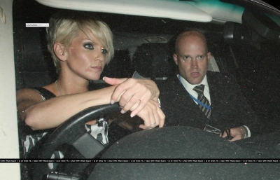 Sarah_leaving_Sandown_Park_Racecourse_17_07_08_28129.jpg
