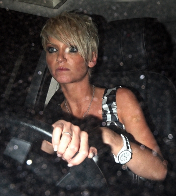 Sarah_leaving_Sandown_Park_Racecourse_17_07_08_281329.jpg