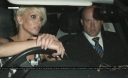Имя файла=Sarah_leaving_Sandown_Park_Racecourse_17_07_08_28829.jpg
Размер файла=389КБ
Размеры=2700x1657
Дата=Апр 08, 2012 Sarah_leaving_Sandown_Park_Racecourse_17_07_08_28829.jpg