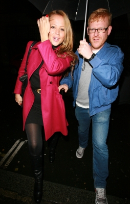 Kimberley_Walsh_leaving_Radio_One_09_11_08_283929.jpg