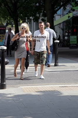 Sarah_and_Tommy_keep_cool_in_Hampstead_28_07_08_281129.jpg