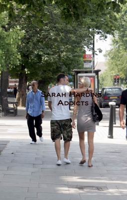 Sarah_and_Tommy_keep_cool_in_Hampstead_28_07_08_281429.jpg