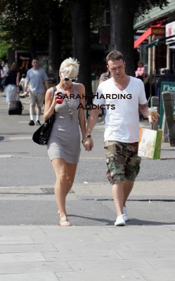 Sarah_and_Tommy_keep_cool_in_Hampstead_28_07_08_28229.jpg
