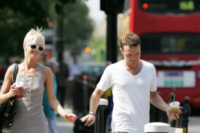 Sarah_and_Tommy_keep_cool_in_Hampstead_28_07_08_282829.jpg