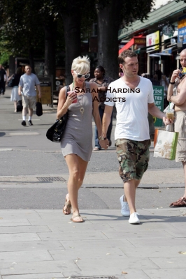 Sarah_and_Tommy_keep_cool_in_Hampstead_28_07_08_28629.jpg