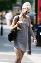 Sarah_and_Tommy_keep_cool_in_Hampstead_28_07_08_283429.jpg