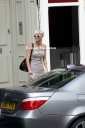 Sarah_Harding_leaving_a_tanning_studio_28_07_08_28629.jpg