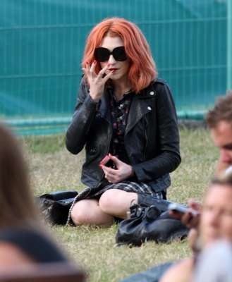 Nicola_Roberts_backstage_at_V_Festival2C_Hylands_Park_17_08_08_28229.jpg