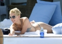 Имя файла=Sarah_Harding_by_the_pool_in_Spain_21_08_08_28729.jpg
Размер файла=1703КБ
Размеры=2749x1943
Дата=Апр 09, 2012 Sarah_Harding_by_the_pool_in_Spain_21_08_08_28729.jpg