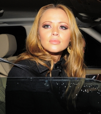 Kimberley_Walsh_arriving_at_the_X_Factor_studios_29_11_08_28329.jpg