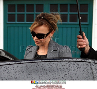 Nadine_Coyle_leaving_her_home2C_London_28_11_08_28829.jpeg