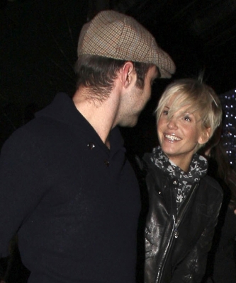 Sarah_Harding_out_in_London_on_her_birthday_17_11_08_281029.jpg