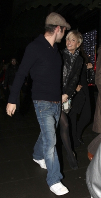 Sarah_Harding_out_in_London_on_her_birthday_17_11_08_281729.jpg