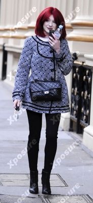 Nicola_Roberts_out_in_London_01_10_08_28629.jpg
