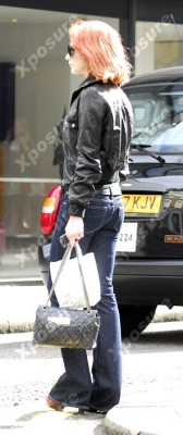 Nicola_Roberts_leaving_a_hairdressers2C_London_19_08_08_28529.jpg