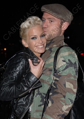 Sarah_and_Tom_backstage_at_V_Fest_17_09_09_28229.jpg