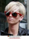 Sarah_Harding_arriving_at_the_record_label_company2C_London_03_10_08_281429.jpg