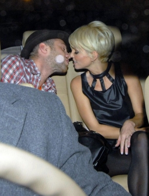 Sarah_Harding_leaving_Mahiki_25_09_08_281429.jpg