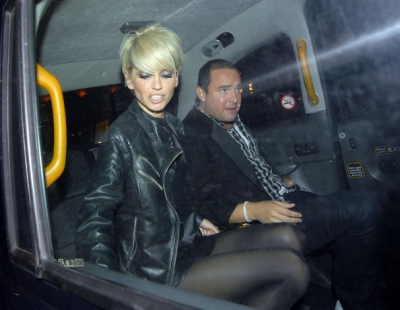 Sarah_Harding_leaving_Mahiki_25_09_08_281829.jpg