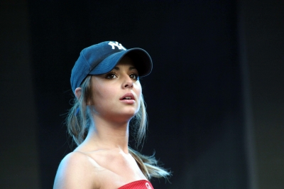 Girls_Aloud_perform_at_the_KC_Stadium_Hull_40504_15.jpg