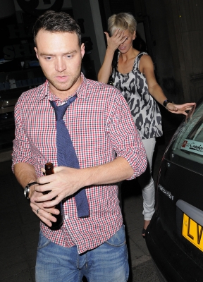 Sarah_and_Tom_leaving_Mahiki_nightclub_16_09_08_28129.jpg