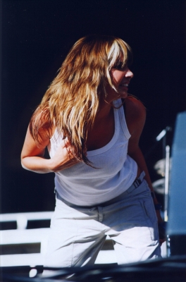 Girls_Aloud_at_Fruition_Concert_Ewood_Park_Blackburn_23_05_04_4.jpg