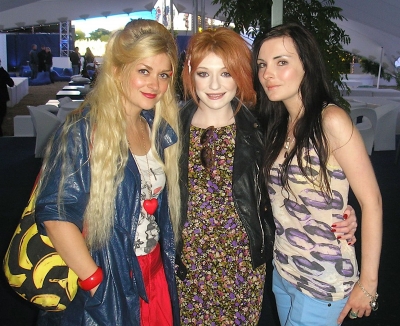 Sarah_and_Nicola_at_The_O2_Wireless_Festival2C_Hyde_Park_03_07_08_28129.jpg