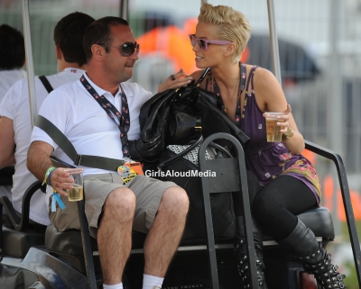 Sarah_backstage_at_V_Festival2C_Hylands_Park_17_08_08_28529.jpg