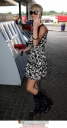 Sarah_Harding_at_a_petrol_station_05_07_08_28429.jpg