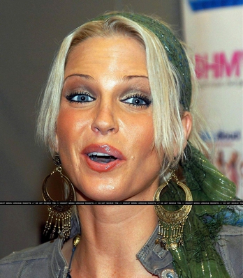 HMV_Signing_24_08_05_282629.jpg