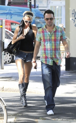 Sarah_and_Tommy_out_in_London_30_06_08_28429.jpg