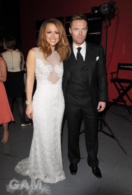 Kimberley_Walsh_at_the_Olivier_Awards_15_04_12_281829.jpg